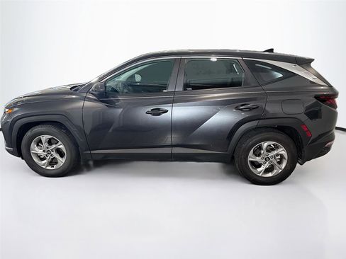 Used 2023 Hyundai Tucson SE image 2