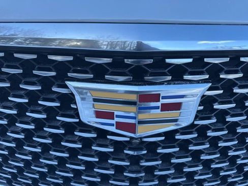 Certified 2024 Cadillac Escalade Luxury w/ LPO, Floor Liner Package image 9