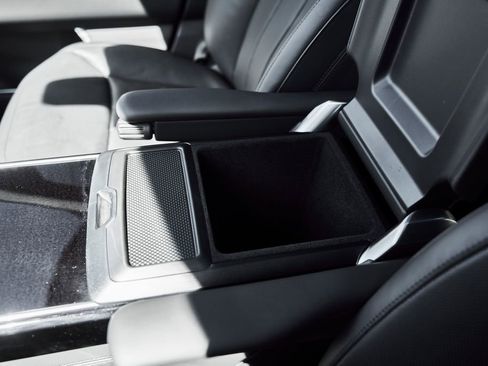 Used 2024 Land Rover Range Rover SE image 58