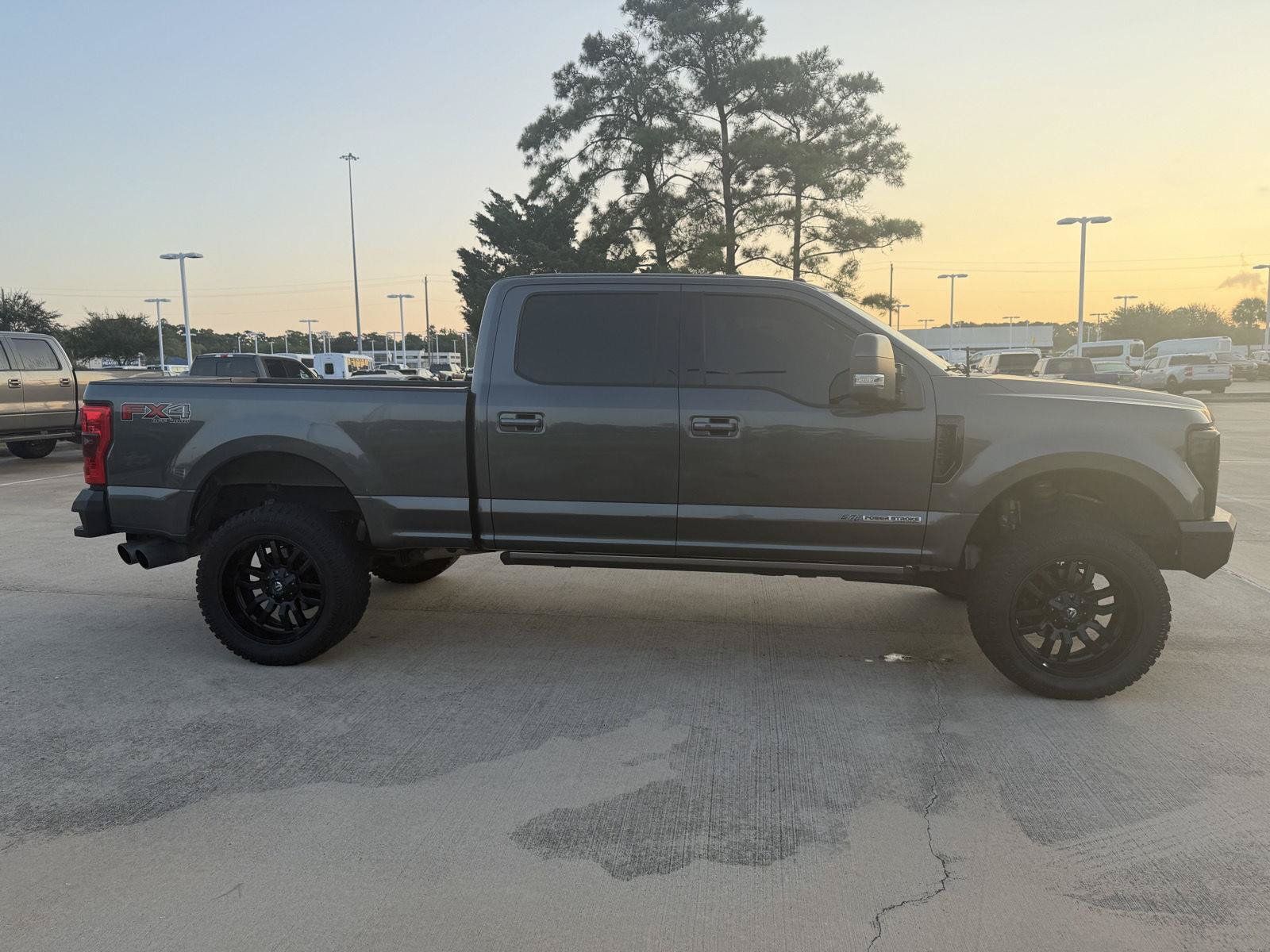 Used 2017 Ford F250 Lariat w/ Lariat Ultimate Package AWD/4WD image 7