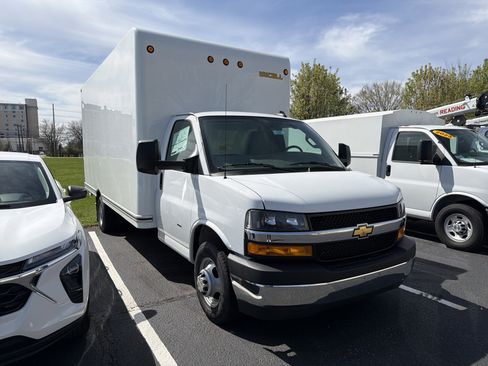 New 2026 Chevrolet Express 3500 w/ Power Convenience Package RWD image 2