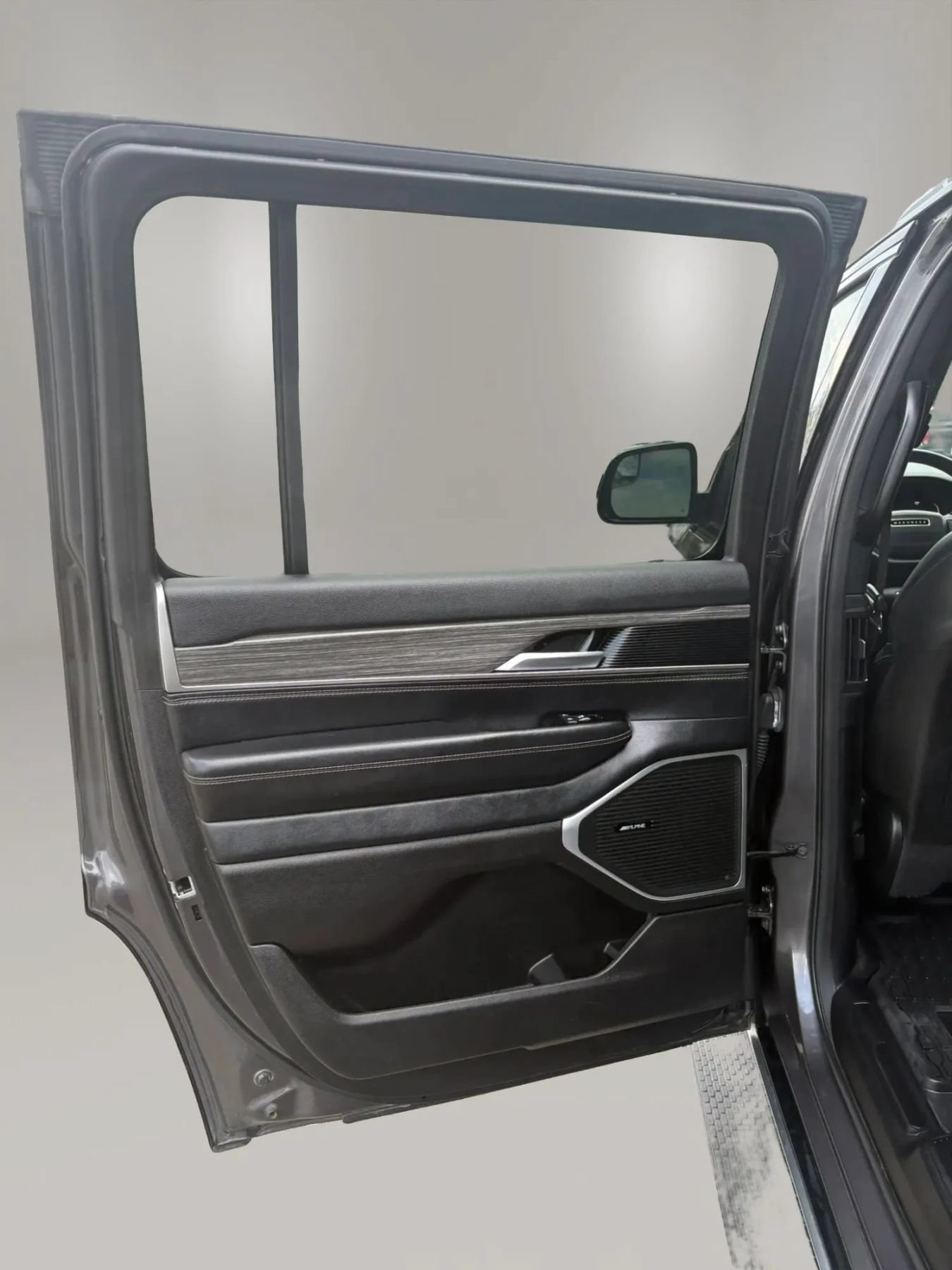 Used 2024 Jeep Wagoneer Series II AWD/4WD image 40