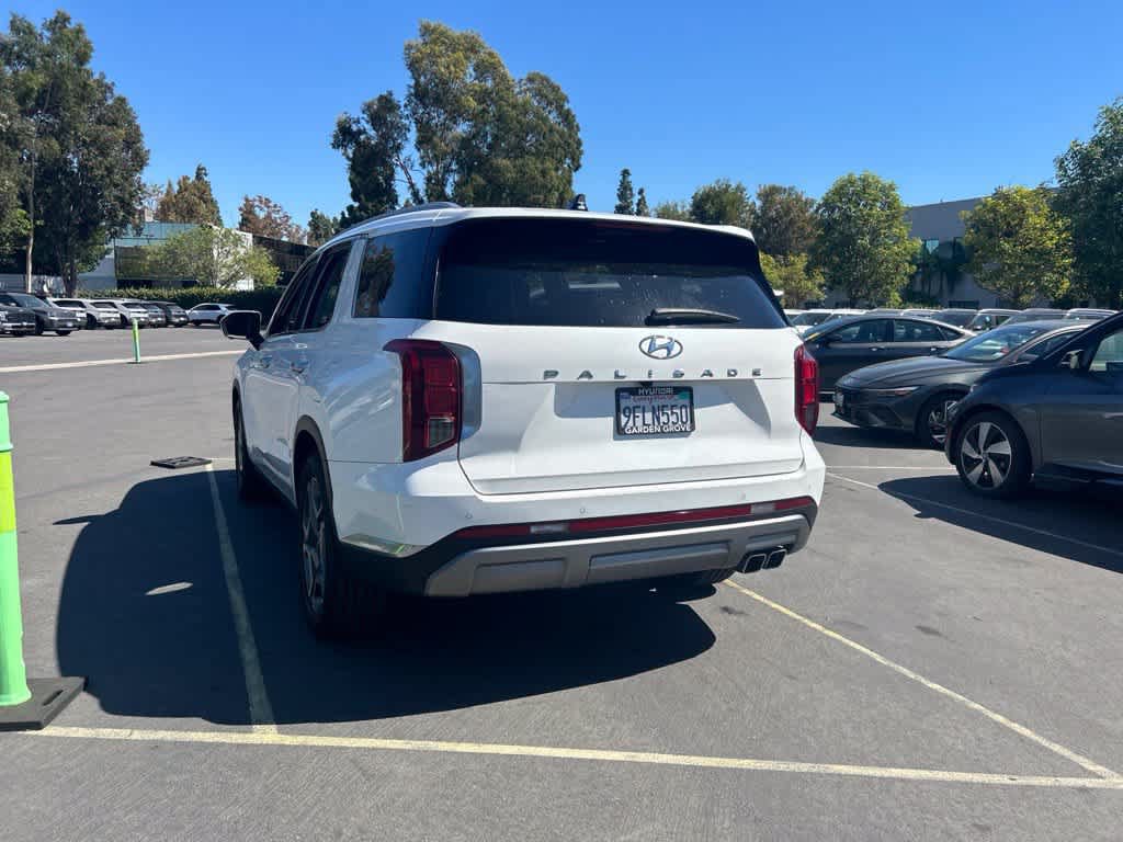 Used 2023 Hyundai Palisade Limited FWD image 3