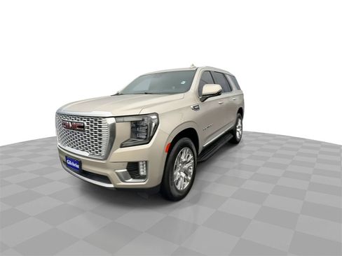 Used 2023 GMC Yukon Denali image 3