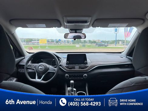 Used 2024 Nissan Altima 2.5 SV FWD image 22