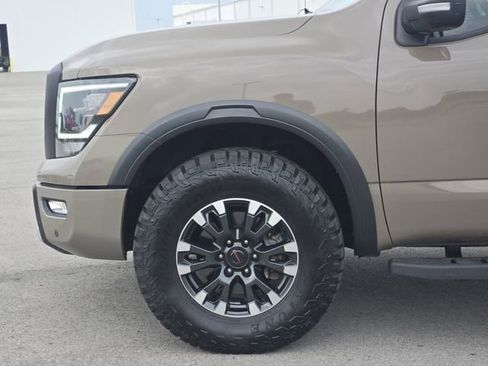 Used 2021 Nissan Titan PRO-4X w/ Pro-4x Convenience Package AWD/4WD image 8