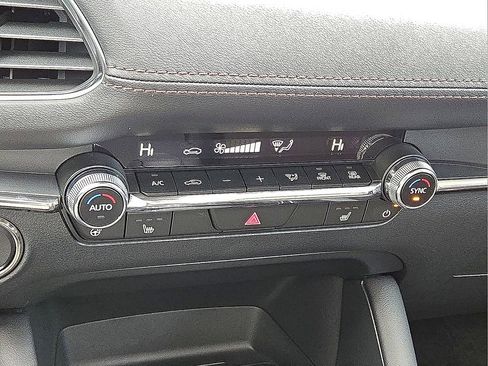 New 2026 MAZDA MAZDA3 2.5 Turbo Sedan w/Premium Plus image 28