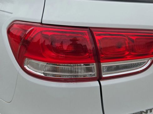 Certified 2018 Kia Sorento EX image 13