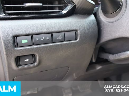 Used 2024 Nissan Sentra SV FWD image 12