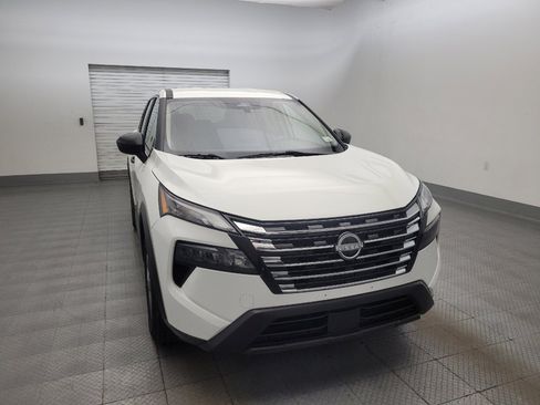 Used 2024 Nissan Rogue S image 13