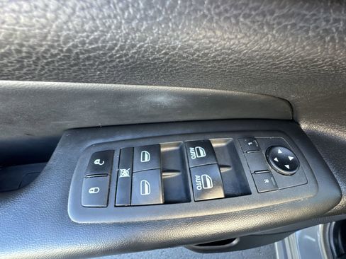 Used 2021 Jeep Grand Cherokee Laredo X image 13