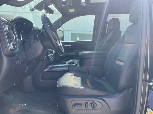 Used 2023 GMC Sierra 2500 AT4 w/ AT4 Preferred Package AWD/4WD image 2