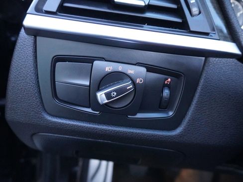 Used 2015 BMW M4 Convertible image 25