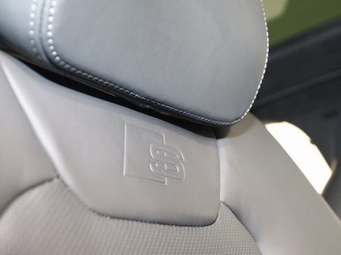 Used 2025 Audi S8 image 16