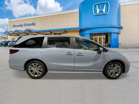New 2026 Honda Odyssey Touring image 8