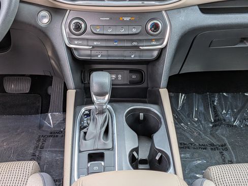 Used 2020 Hyundai Santa Fe SEL FWD image 18
