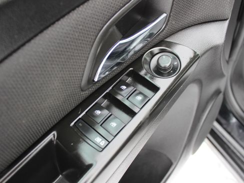 Used 2014 Chevrolet Cruze LT image 15