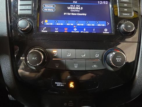 Used 2021 Nissan Rogue Sport S FWD image 16