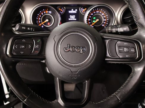 Used 2020 Jeep Wrangler Sport image 3