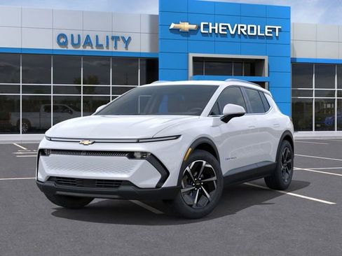 New 2026 Chevrolet Equinox EV LT image 6