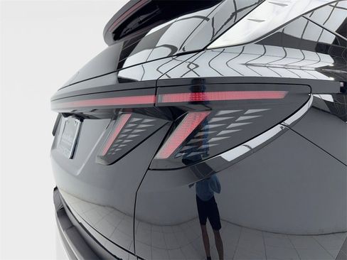 Used 2022 Hyundai Tucson Limited image 7