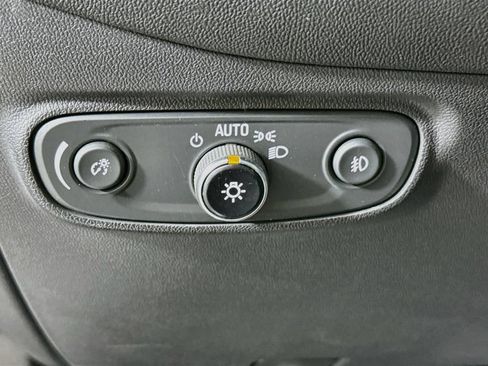 Used 2022 Chevrolet Equinox Premier FWD image 10