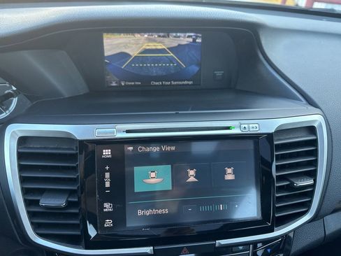 Used 2016 Honda Accord EX image 26