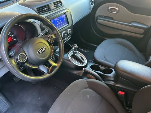 Used 2019 Kia Soul FWD image 10