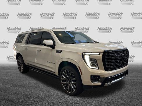 Used 2025 GMC Yukon XL Denali Ultimate w/ LPO, Floor Liner Package AWD/4WD image 2