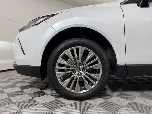 Used 2024 Toyota Venza Limited AWD/4WD image 10