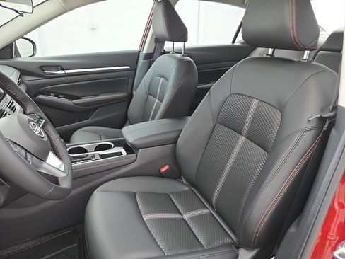 New 2025 Nissan Altima 2.5 SR image 14