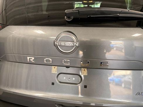 Used 2023 Nissan Rogue S AWD/4WD image 28