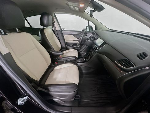 Used 2020 Buick Encore Preferred w/ Safety Package FWD image 29