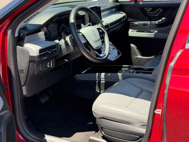 Used 2022 Lincoln Corsair AWD w/ Equipment Group 101A image 11