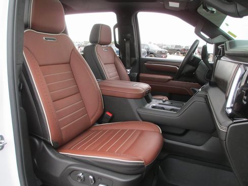 Certified 2024 GMC Sierra 3500 Denali Ultimate image 24