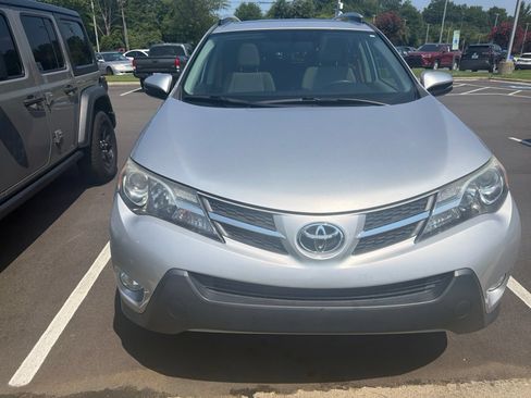 Used 2013 Toyota RAV4 XLE FWD image 2