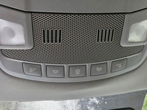 Used 2018 Ford F150 XLT image 36