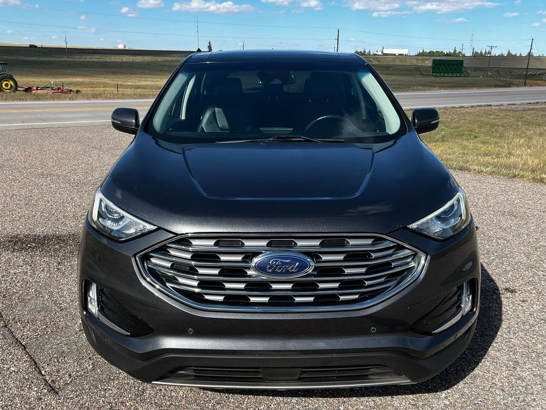 Used 2020 Ford Edge Titanium w/ Class II Trailer Tow Package AWD/4WD image 8
