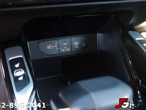 Certified 2025 Kia Sorento SX FWD image 25