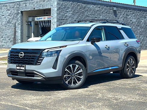 New 2026 Nissan Pathfinder Platinum w/ Cargo Package AWD/4WD image 2