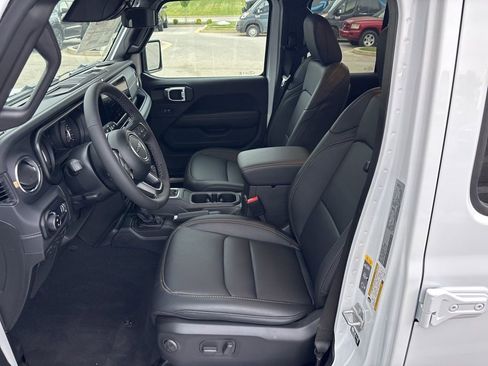 New 2026 Jeep Gladiator Sport AWD/4WD image 9