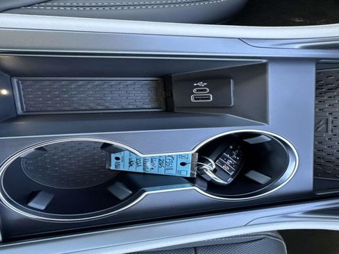 New 2025 Lincoln Nautilus Premier w/ Equipment Group 102A image 31