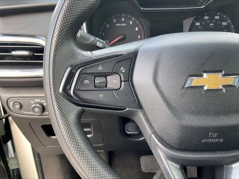 Used 2022 Chevrolet TrailBlazer LT w/ Confidence II Package FWD image 18
