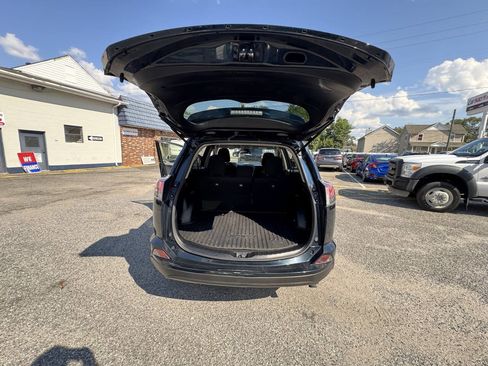 Used 2018 Toyota RAV4 LE w/ All Weather Liner Package AWD/4WD image 31