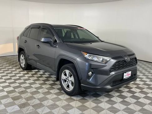 Used 2019 Toyota RAV4 XLE w/ Convenience Package AWD/4WD image 18
