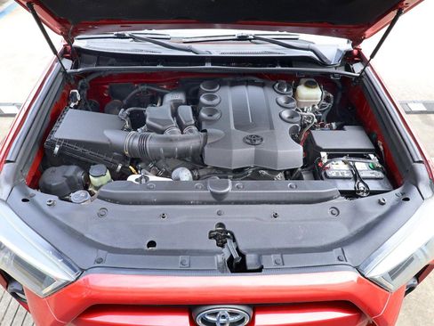 Used 2016 Toyota 4Runner SR5 Premium image 12