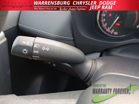 Used 2025 Toyota RAV4 XLE FWD image 17