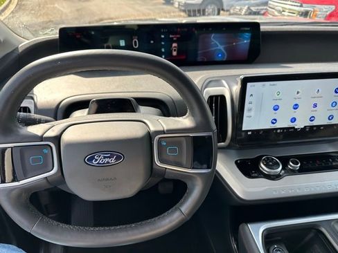 Used 2025 Ford Expedition Max Active AWD/4WD image 38
