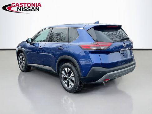Used 2023 Nissan Rogue SV image 6