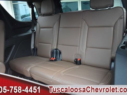Used 2025 Chevrolet Tahoe High Country image 28